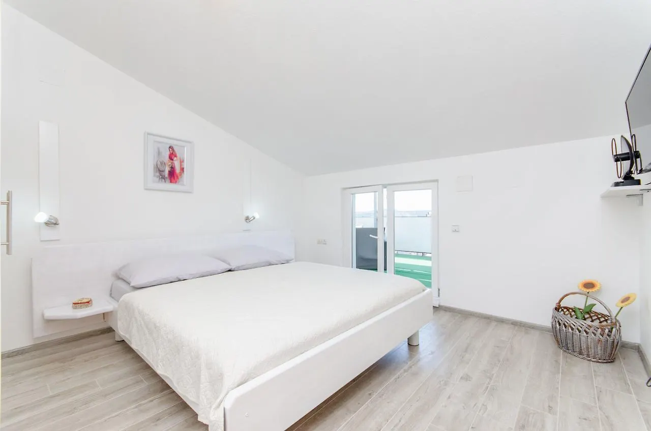 Apartment Ljubica Trogir Okrug Gornji